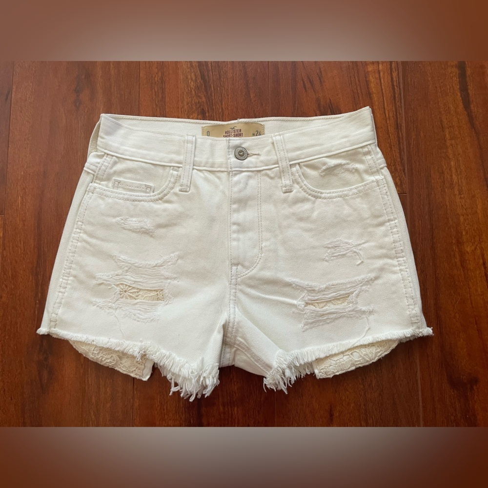 NWT Hollister Cream Distressed Denim Short Shorts Size 0 24